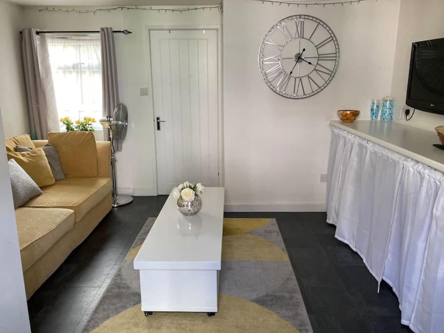 Appartement In The Heart Of Chichester Extérieur photo
