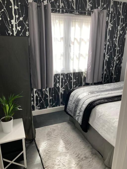 Appartement In The Heart Of Chichester Extérieur photo